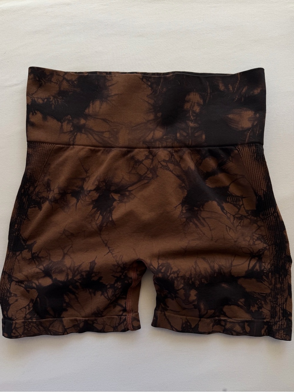 High-Waist Tie-Dye Women's Butt Scrunch Bike Shorts - Brown/Black